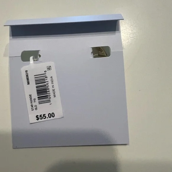 NWT-Kendra Scott Star Huggie Earrings in Gold - Picture 10 of 10